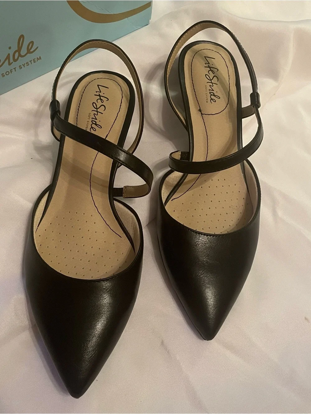 Life Stride Minimalist Soft System Black Pointed Toe Slingback Heels Size 8 Wide